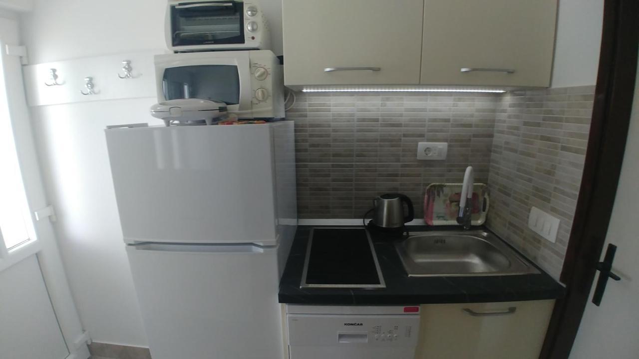 Apartments Marija Bajto Nečujam Esterno foto