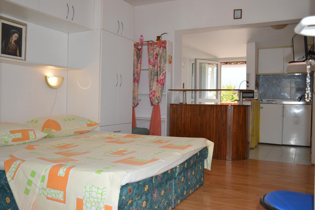 Apartments Marija Bajto Nečujam Esterno foto